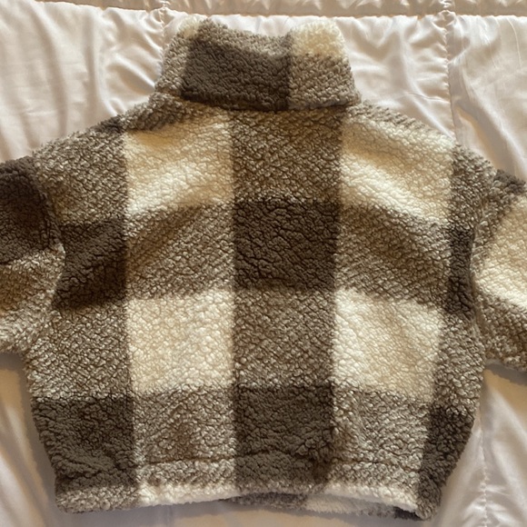 Cropped Sherpa - Picture 3 of 3